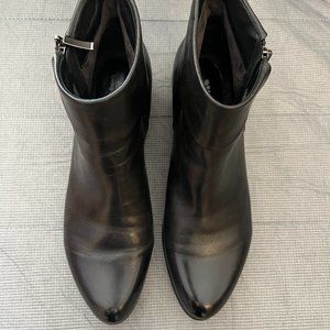 Spring Step Black Leather Ankle Boots